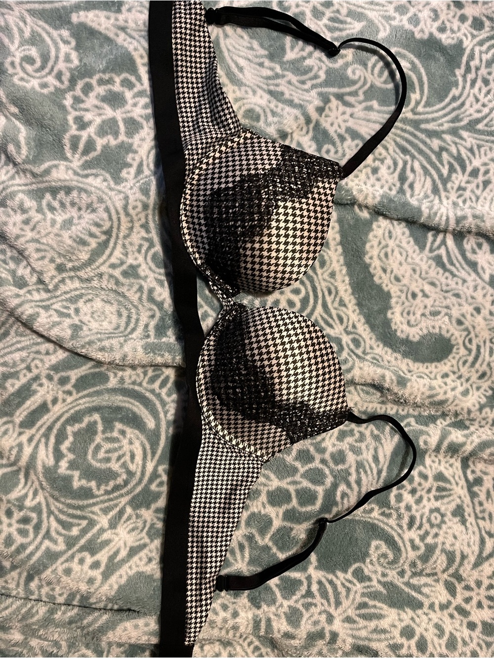 Victoria's Secret Black and White Houndstooth Lace Trim Underwire Bra